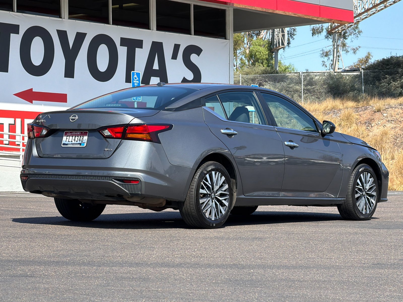 Used 2025 Nissan Altima 2.5 SV AWD/4WD image 5