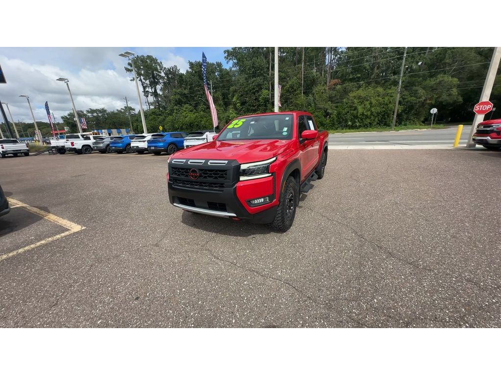 Used 2025 Nissan Frontier Pro-X RWD image 3