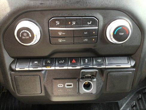 Used 2022 GMC Sierra 1500 Pro w/ Convenience Package RWD image 28