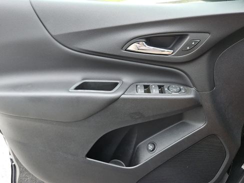 Used 2022 Chevrolet Equinox LT FWD image 16
