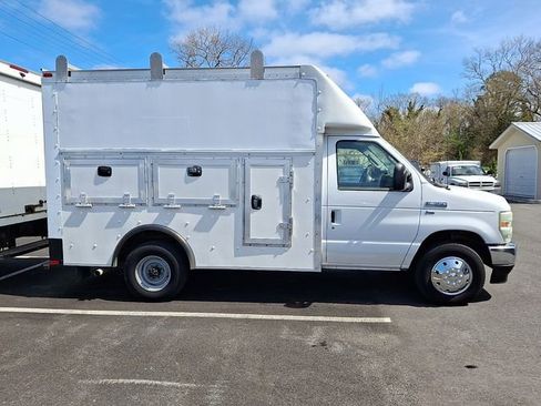 Used 2013 Ford E-350 and Econoline 350 Super Duty image 9