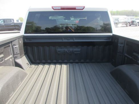 New 2026 GMC Sierra 1500 SLT w/ SLT Premium Package AWD/4WD image 7