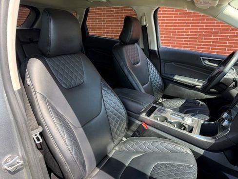 Used 2024 Ford Edge Titanium image 25