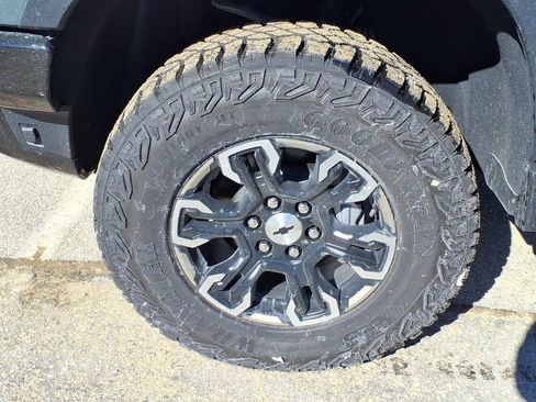 New 2026 Chevrolet Silverado 1500 ZR2 image 9