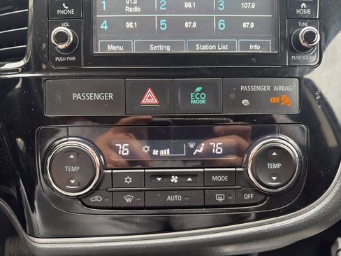 Used 2017 Mitsubishi Outlander ES image 19