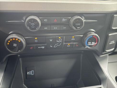 New 2026 Ford F250 XLT w/ XLT Premium Package image 25