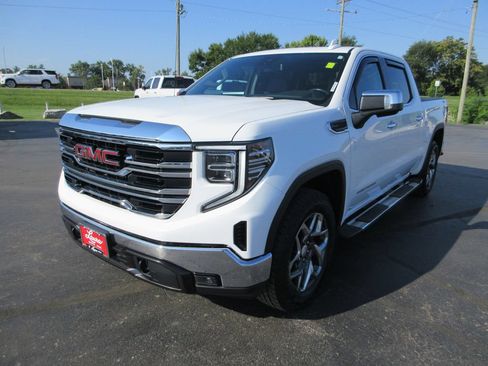 Certified 2022 GMC Sierra 1500 SLT w/ SLT Premium Package AWD/4WD image 13