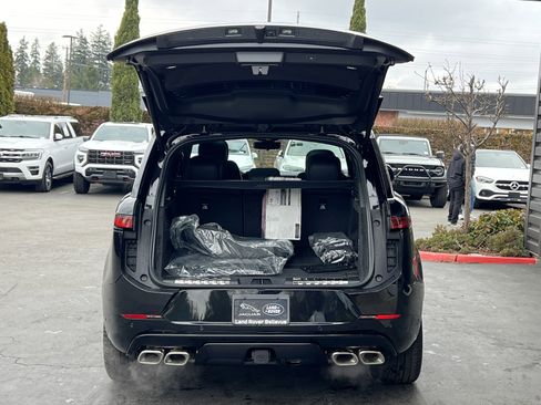 New 2025 Land Rover Range Rover Sport Dynamic SE image 11