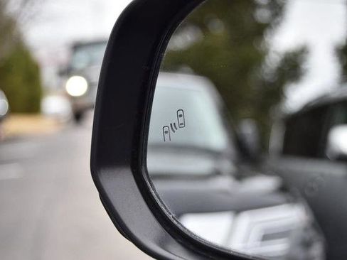 Used 2025 Toyota 4Runner Limited image 10