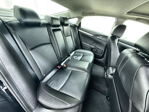 Used 2018 Honda Civic Touring image 28