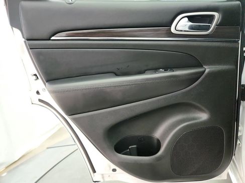 Used 2018 Jeep Grand Cherokee Overland AWD/4WD image 31