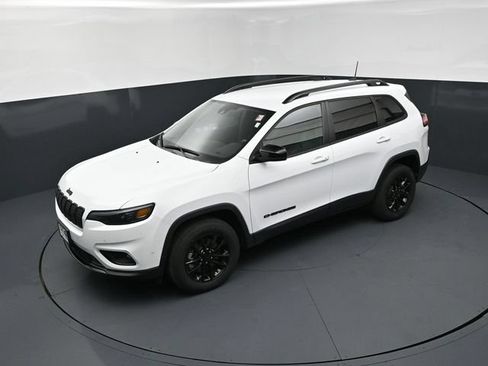 Used 2023 Jeep Cherokee Altitude Lux AWD/4WD image 18