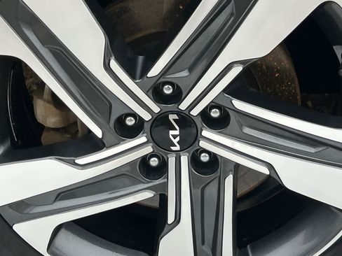 Used 2023 Kia Sorento EX image 8