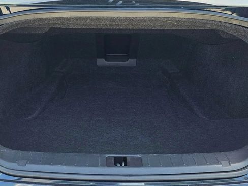 Used 2018 INFINITI Q70 Luxe RWD image 16