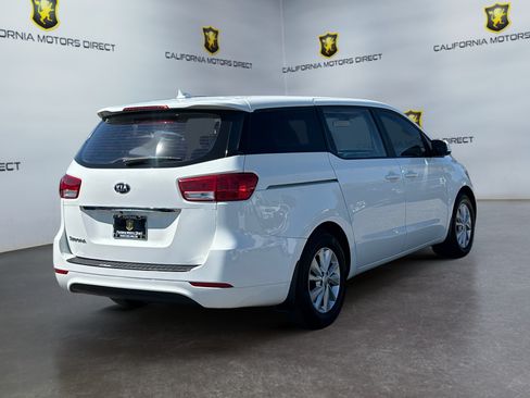 Used 2017 Kia Sedona L FWD image 5