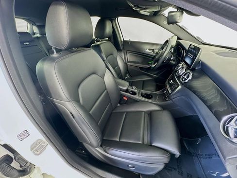 Used 2019 Mercedes-Benz GLA 250 4MATIC image 33