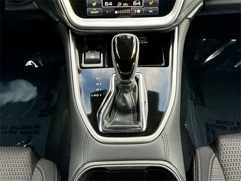 Used 2023 Subaru Outback Premium image 32