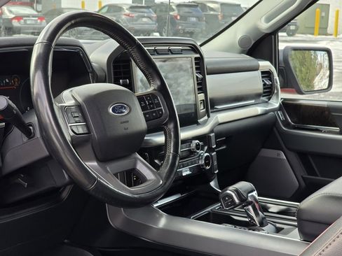 Used 2022 Ford F150 Lariat image 13