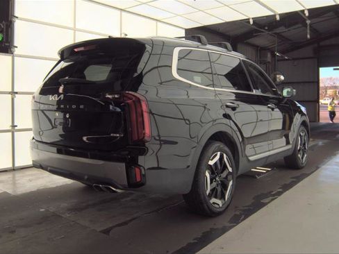 Used 2025 Kia Telluride S image 11