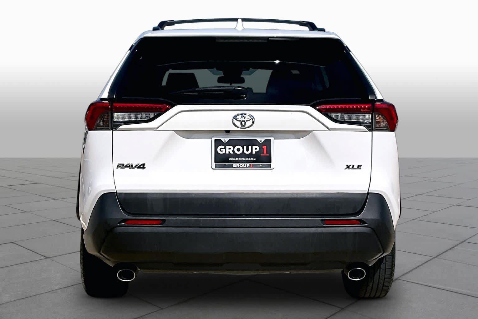 Used 2019 Toyota RAV4 XLE FWD image 5