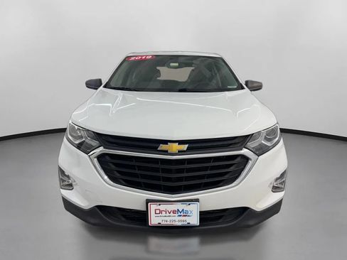 Used 2019 Chevrolet Equinox LS FWD image 2