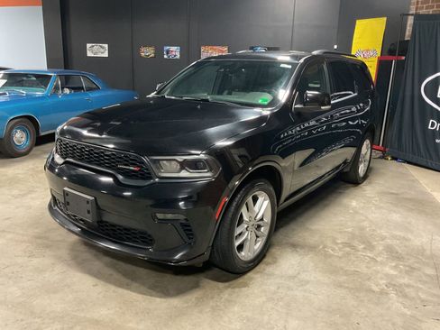 Used 2023 Dodge Durango GT Plus image 2