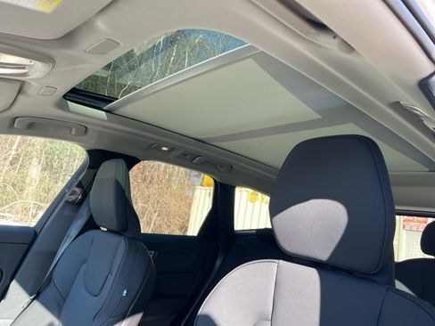 New 2026 Volvo XC60 B5 Core w/ Climate Package image 26