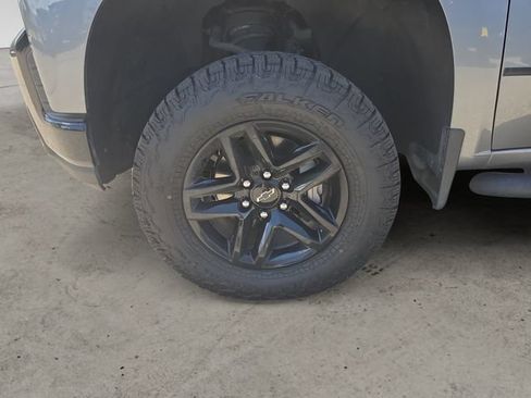 Used 2019 Chevrolet Silverado 1500 LT Trail Boss AWD/4WD image 14