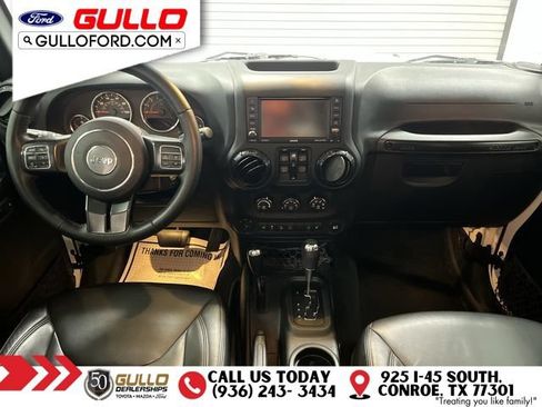 Used 2017 Jeep Wrangler Unlimited Sahara AWD/4WD image 11