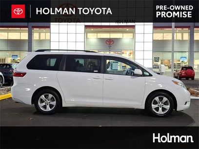 Used 2017 Toyota Sienna LE