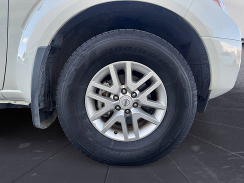 Used 2021 Nissan Frontier SV image 14