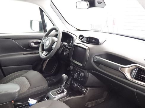 Certified 2023 Jeep Renegade Latitude w/ Sun/Sound Group AWD/4WD image 26