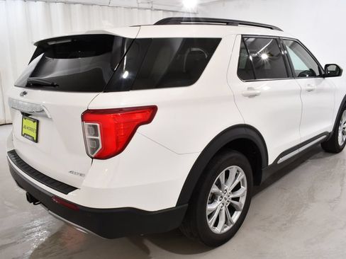 Used 2023 Ford Explorer XLT w/ Equipment Group 202A AWD/4WD image 11