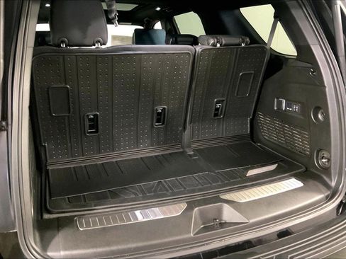 Used 2025 Chevrolet Tahoe Premier AWD/4WD image 4