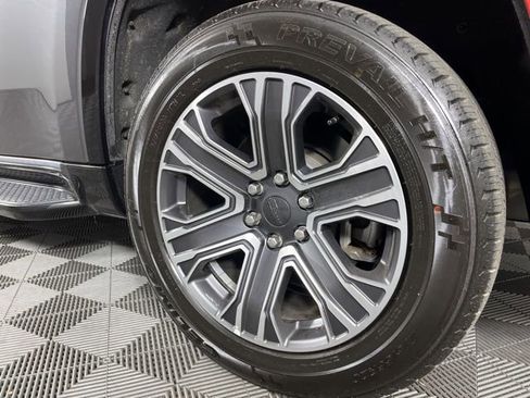 Used 2024 Jeep Wagoneer Series II w/ Flexible Seating Group image 14