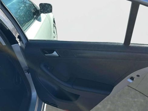 Used 2014 Volkswagen Jetta S image 11