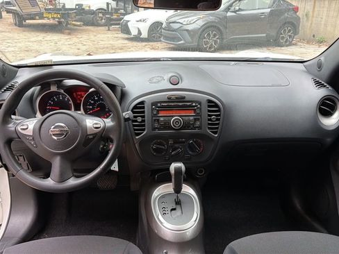 Used 2014 Nissan Juke S image 10