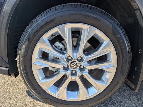 Used 2021 Toyota Highlander Limited image 25