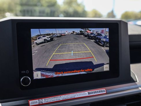 Certified 2025 Toyota 4Runner SR5 AWD/4WD image 22