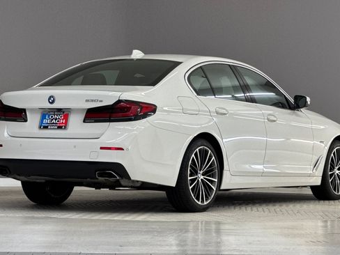 Certified 2023 BMW 530e w/ Convenience Package RWD image 9