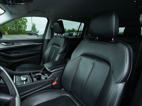 Used 2023 Jeep Grand Cherokee L Limited AWD/4WD image 37