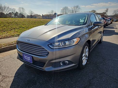 Used 2013 Ford Fusion SE image 4