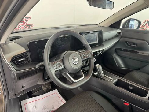 Used 2025 Nissan Kicks S AWD/4WD image 10