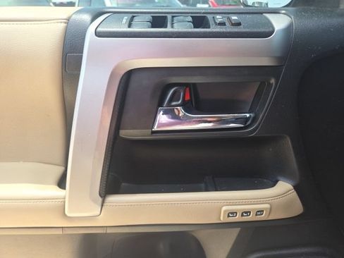 Used 2018 Toyota 4Runner Limited AWD/4WD image 13