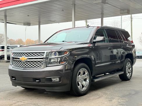 Used 2017 Chevrolet Tahoe LT w/ LT Signature Package image 6