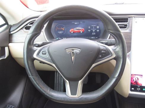 Used 2015 Tesla Model S 85D image 24