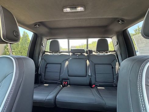 Used 2025 GMC Sierra 2500 AT4X AWD/4WD image 27