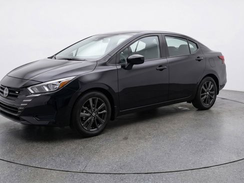 Used 2025 Nissan Versa SV FWD image 3
