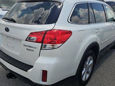 Used 2014 Subaru Outback 3.6R Limited AWD/4WD image 5