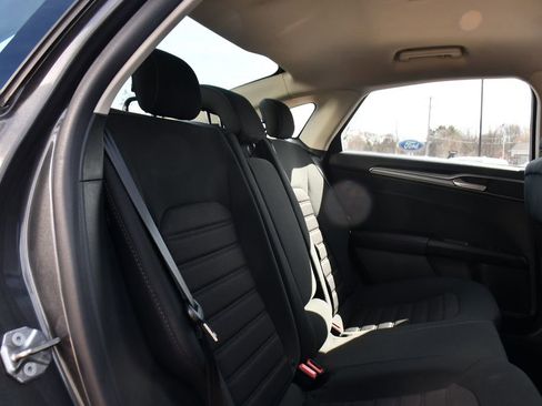 Used 2020 Ford Fusion SE image 17